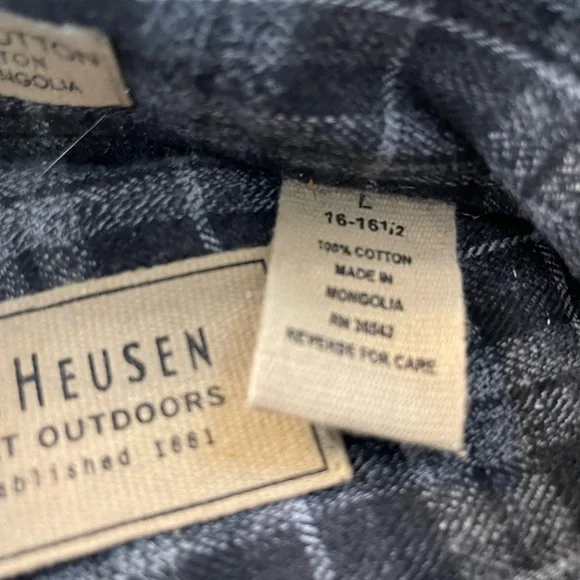 Van Heusen Men's Gray , Black, White Checkered Shirt. Size Large NWT! - Picture 3 of 4